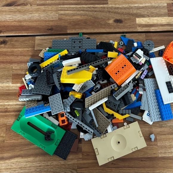 Legos Multiple Pieces OVER 2LB LOT mixed pieces - Picture 3 of 16